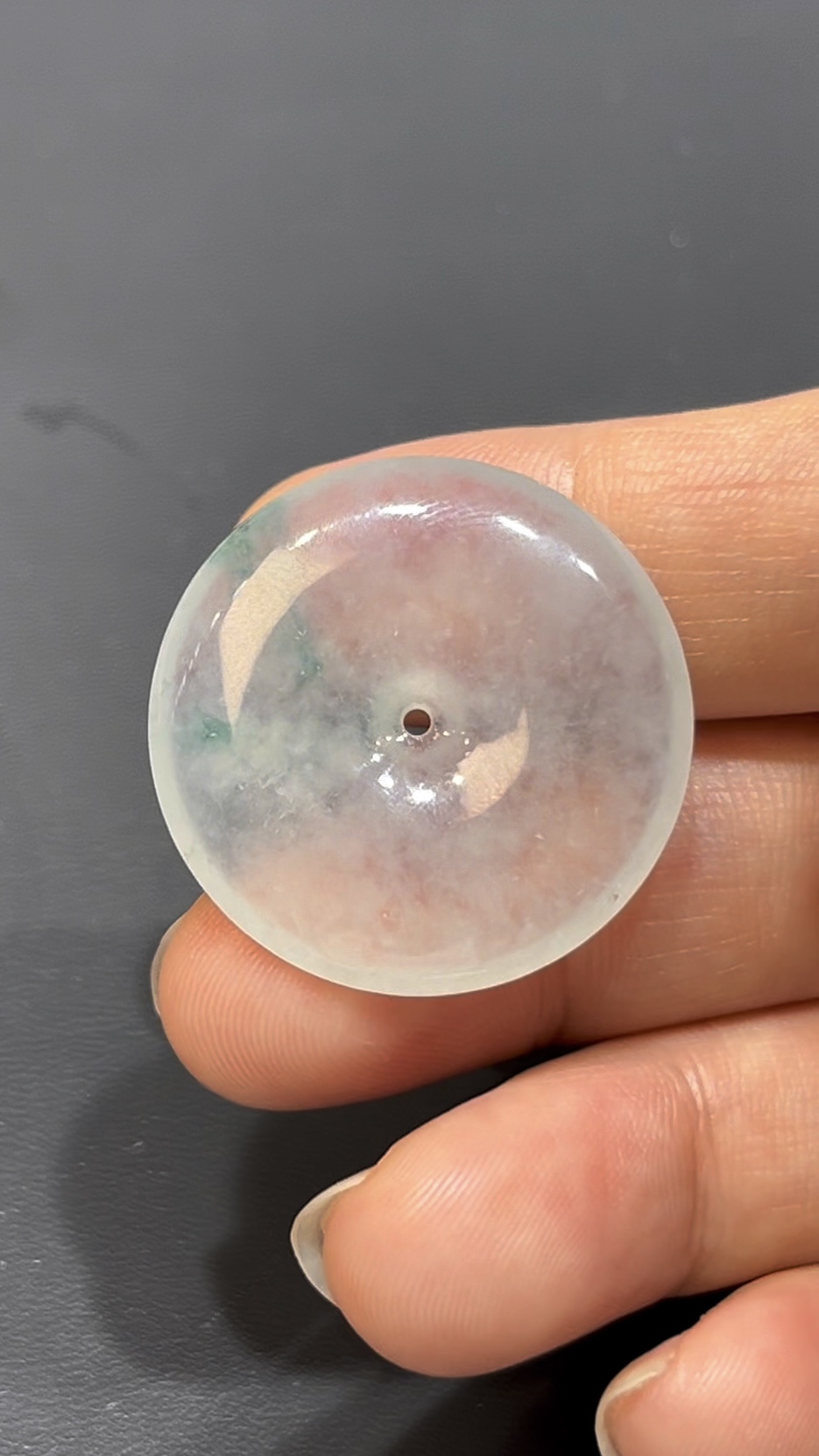 翡翠平安扣吊墜|冰透種水佳 × 一絲淺綠花 × 經典不敗款式 × 性價比翡翠推薦 #743 1 翡翠平安扣吊墜|冰透種水佳 × 一絲淺綠花 × 經典不敗款式 × 性價比翡翠推薦 #743