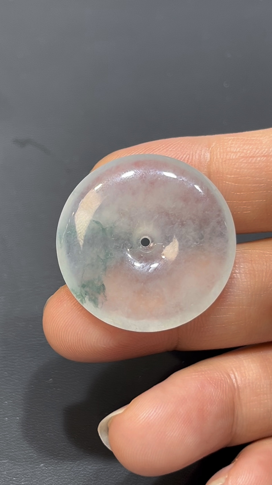 翡翠平安扣吊墜|冰透種水佳 × 一絲淺綠花 × 經典不敗款式 × 性價比翡翠推薦 #743 3 翡翠平安扣吊墜|冰透種水佳 × 一絲淺綠花 × 經典不敗款式 × 性價比翡翠推薦 #743 - Image 3