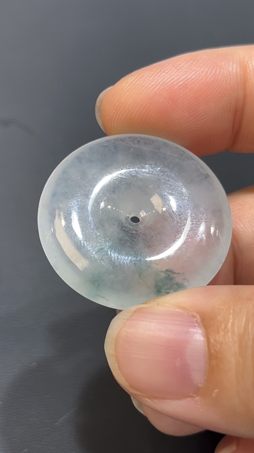 翡翠平安扣吊墜|冰透種水佳 × 一絲淺綠花 × 經典不敗款式 × 性價比翡翠推薦 #743 4 翡翠平安扣吊墜|冰透種水佳 × 一絲淺綠花 × 經典不敗款式 × 性價比翡翠推薦 #743 - Image 4