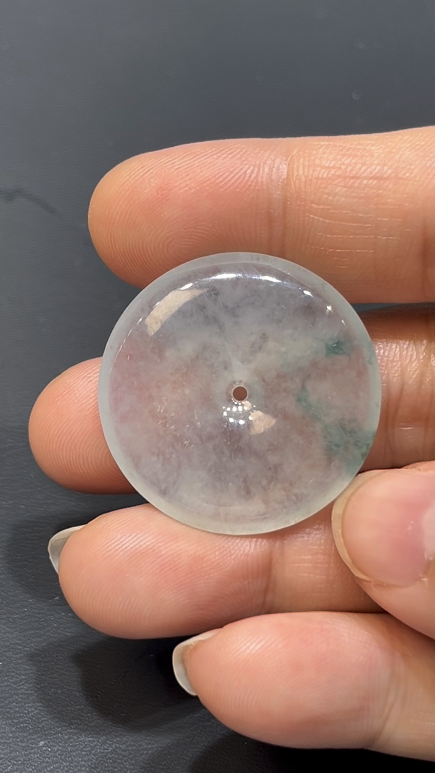 翡翠平安扣吊墜|冰透種水佳 × 一絲淺綠花 × 經典不敗款式 × 性價比翡翠推薦 #743 6 翡翠平安扣吊墜|冰透種水佳 × 一絲淺綠花 × 經典不敗款式 × 性價比翡翠推薦 #743 - Image 6