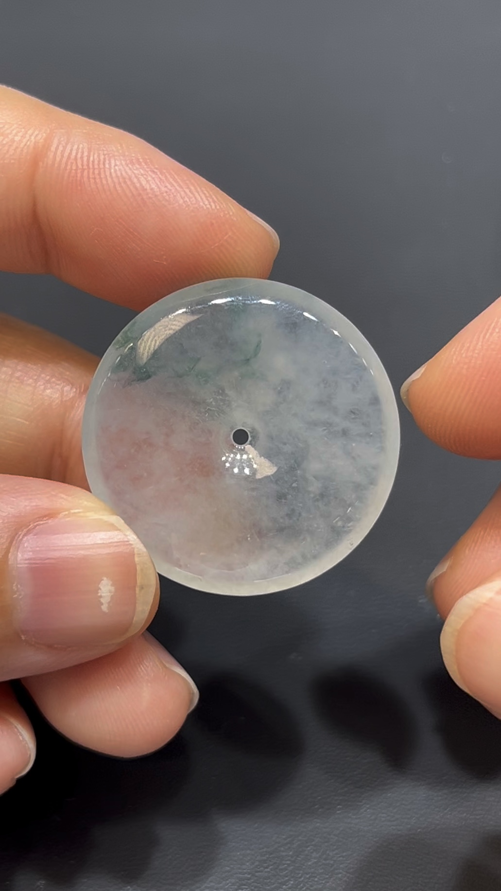 翡翠平安扣吊墜|冰透種水佳 × 一絲淺綠花 × 經典不敗款式 × 性價比翡翠推薦 #743 7 翡翠平安扣吊墜|冰透種水佳 × 一絲淺綠花 × 經典不敗款式 × 性價比翡翠推薦 #743 - Image 7