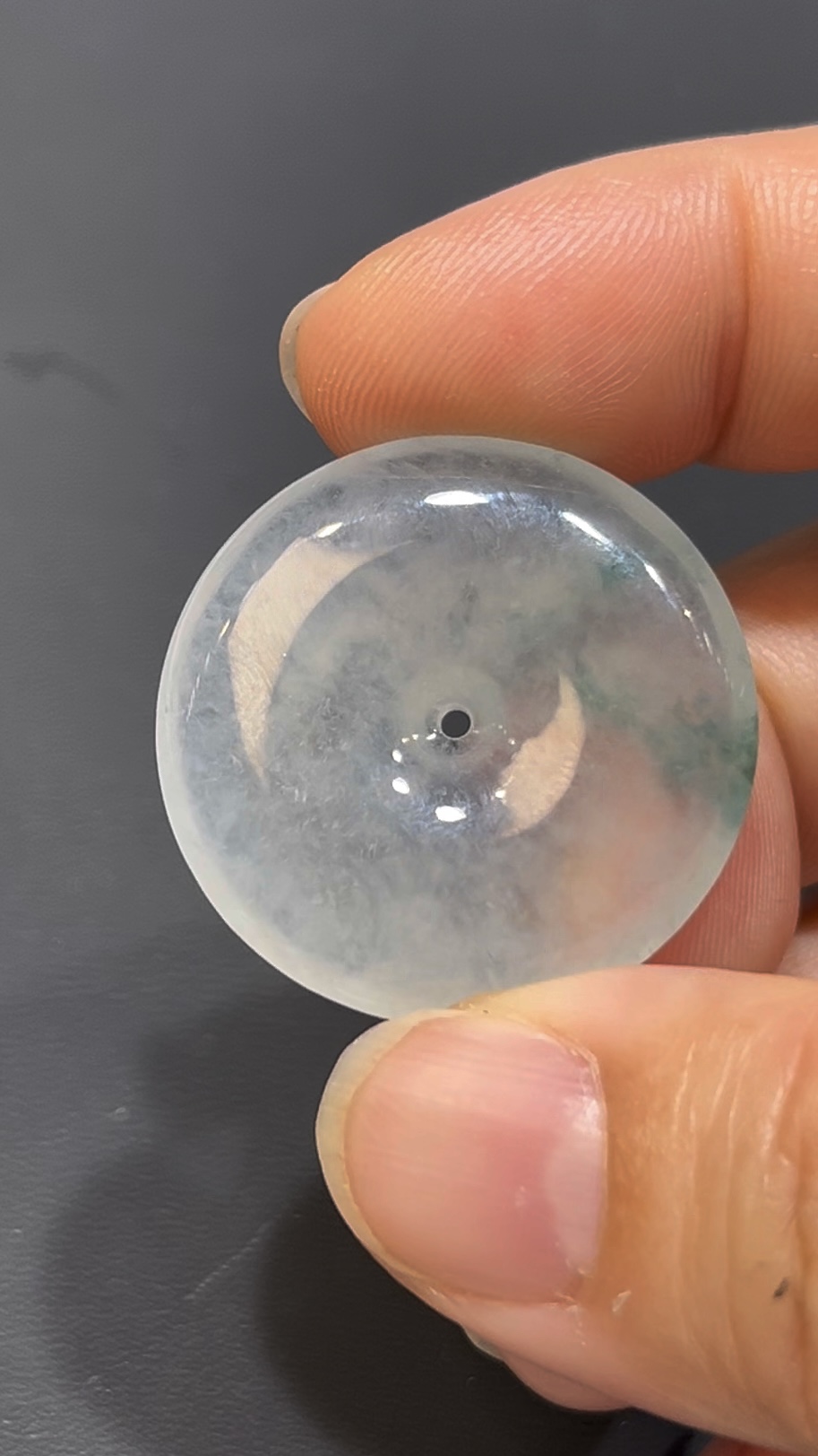 翡翠平安扣吊墜|冰透種水佳 × 一絲淺綠花 × 經典不敗款式 × 性價比翡翠推薦 #743 8 翡翠平安扣吊墜|冰透種水佳 × 一絲淺綠花 × 經典不敗款式 × 性價比翡翠推薦 #743 - Image 8