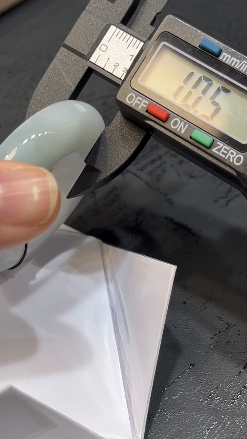 翡翠平安環吊墜|淺紫色玉料 × 大件厚實 × 男士佩戴首選|性價比翡翠推薦 #729 9 翡翠平安環吊墜|淺紫色玉料 × 大件厚實 × 男士佩戴首選|性價比翡翠推薦 #729 - Image 9