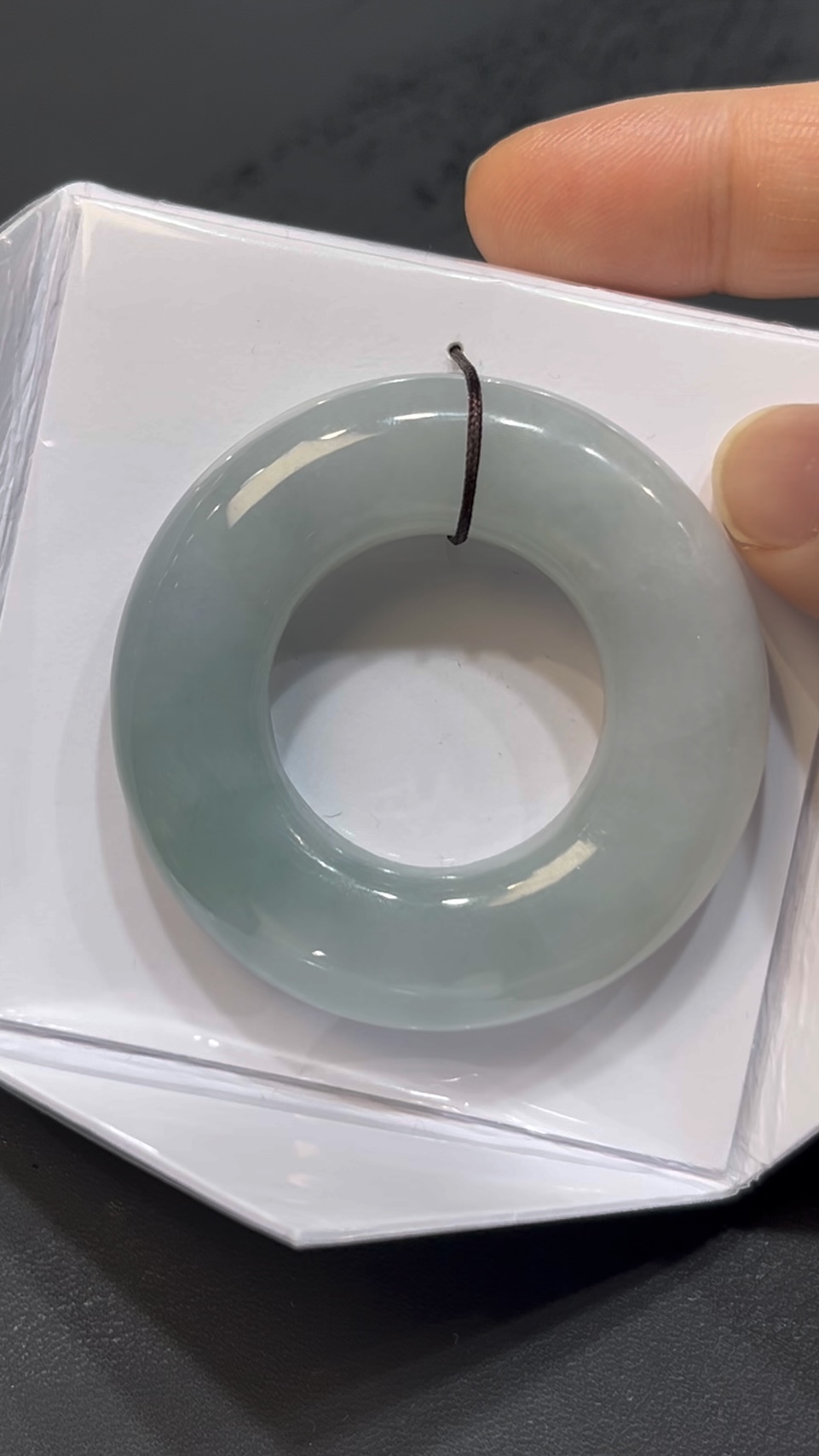 翡翠平安環吊墜|淺紫色玉料 × 大件厚實 × 男士佩戴首選|性價比翡翠推薦 #729 1 翡翠平安環吊墜|淺紫色玉料 × 大件厚實 × 男士佩戴首選|性價比翡翠推薦 #729