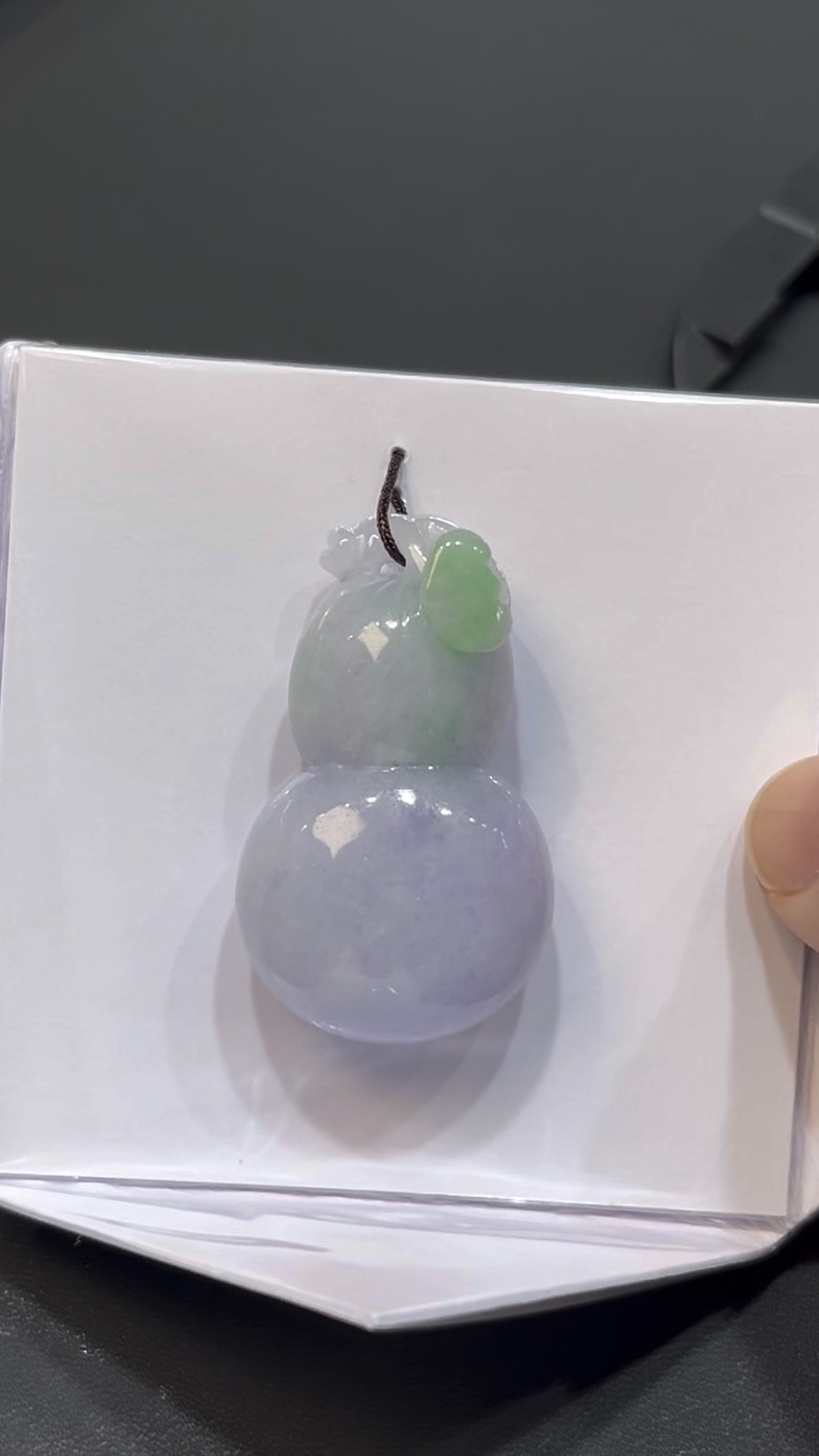 翡翠葫蘆吊墜|紫中帶綠春彩色 × 立體厚雕 × 福氣寓意 × 性價比之選|吉祥翡翠推薦 #733 3 翡翠葫蘆吊墜|紫中帶綠春彩色 × 立體厚雕 × 福氣寓意 × 性價比之選|吉祥翡翠推薦 #733 - Image 3