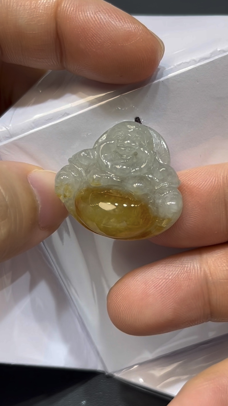 翡翠佛公吊墜|黃翡肚子點綴 × 女士小巧精品 × 福氣滿滿 × 性價比之選|吉祥翡翠推薦 #736 4 翡翠佛公吊墜|黃翡肚子點綴 × 女士小巧精品 × 福氣滿滿 × 性價比之選|吉祥翡翠推薦 #736 - Image 4