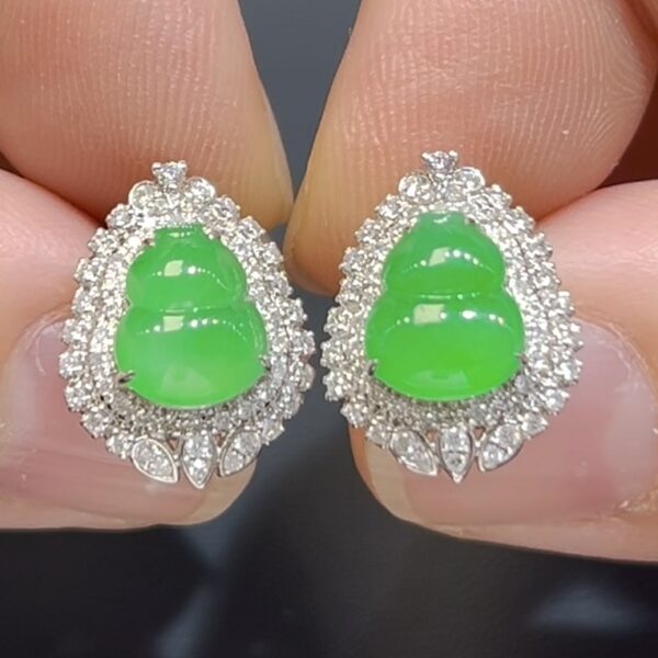 翡翠葫蘆耳環｜陽綠玉料 × 水頭特佳 × 18K鑽石鑲嵌 × 耳邊搶眼福氣精品｜吸睛翡翠推薦 #761