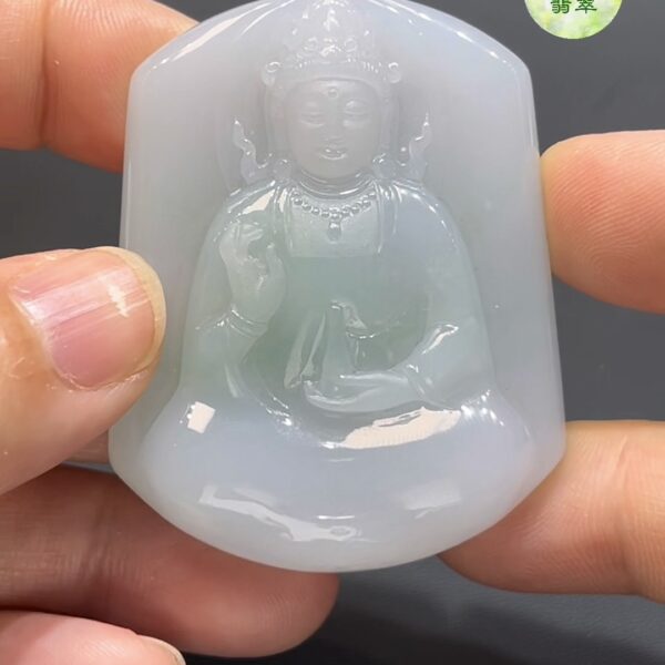 翡翠正裝觀音吊墜 編號#767｜厚料設計 × 磨砂拋光 × 純淨玉質｜莊嚴法相 限量推薦