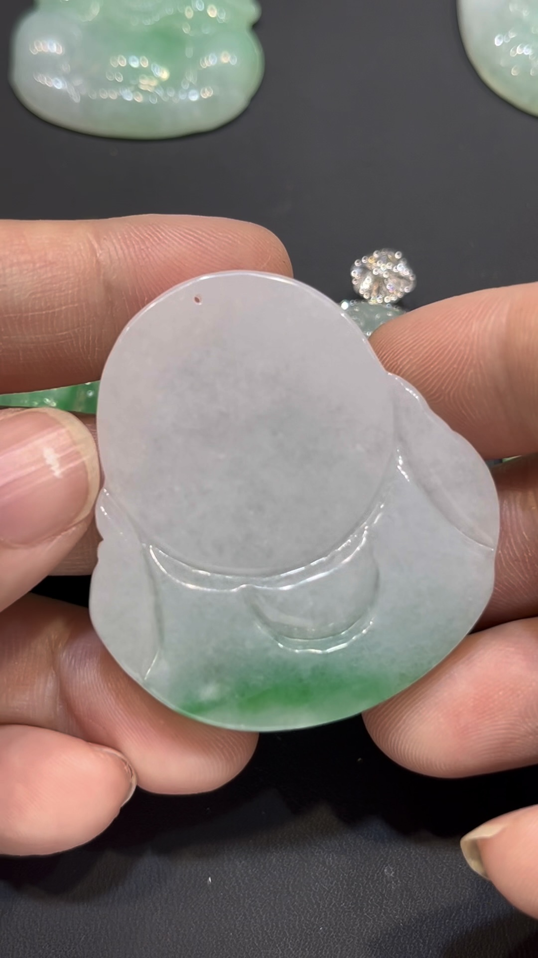 翡翠佛公吊墜| 一抹翠綠 × 盤腿持珠造型 × 大器守護精品|翡翠推薦 #778 6 翡翠佛公吊墜| 一抹翠綠 × 盤腿持珠造型 × 大器守護精品|翡翠推薦 #778 - Image 6