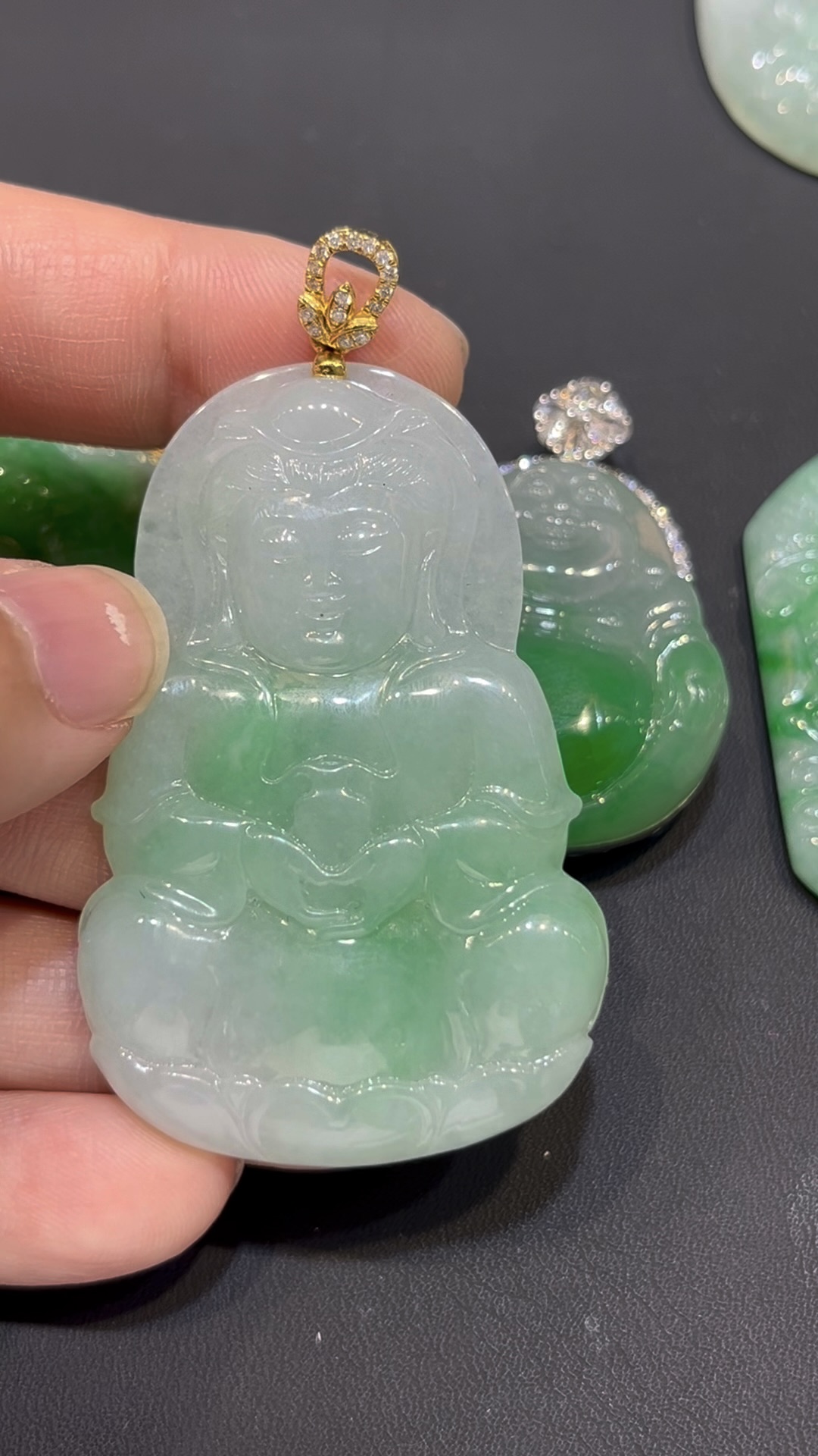 翡翠觀音吊墜|老坑玉料 × 官印造型 × 男士守護 × 大器觀音 × 仕途寓意精品|翡翠推薦 #779 1 翡翠觀音吊墜|老坑玉料 × 官印造型 × 男士守護 × 大器觀音 × 仕途寓意精品|翡翠推薦 #779