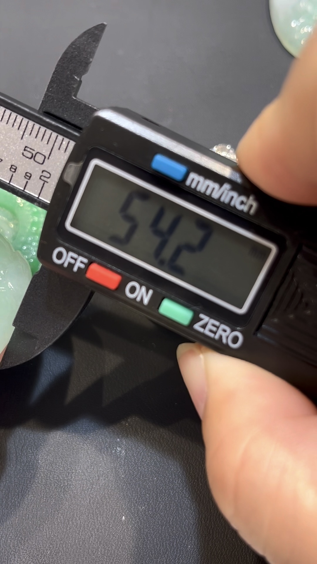 翡翠觀音吊墜|老坑玉料 × 官印造型 × 男士守護 × 大器觀音 × 仕途寓意精品|翡翠推薦 #779 8 翡翠觀音吊墜|老坑玉料 × 官印造型 × 男士守護 × 大器觀音 × 仕途寓意精品|翡翠推薦 #779 - Image 8