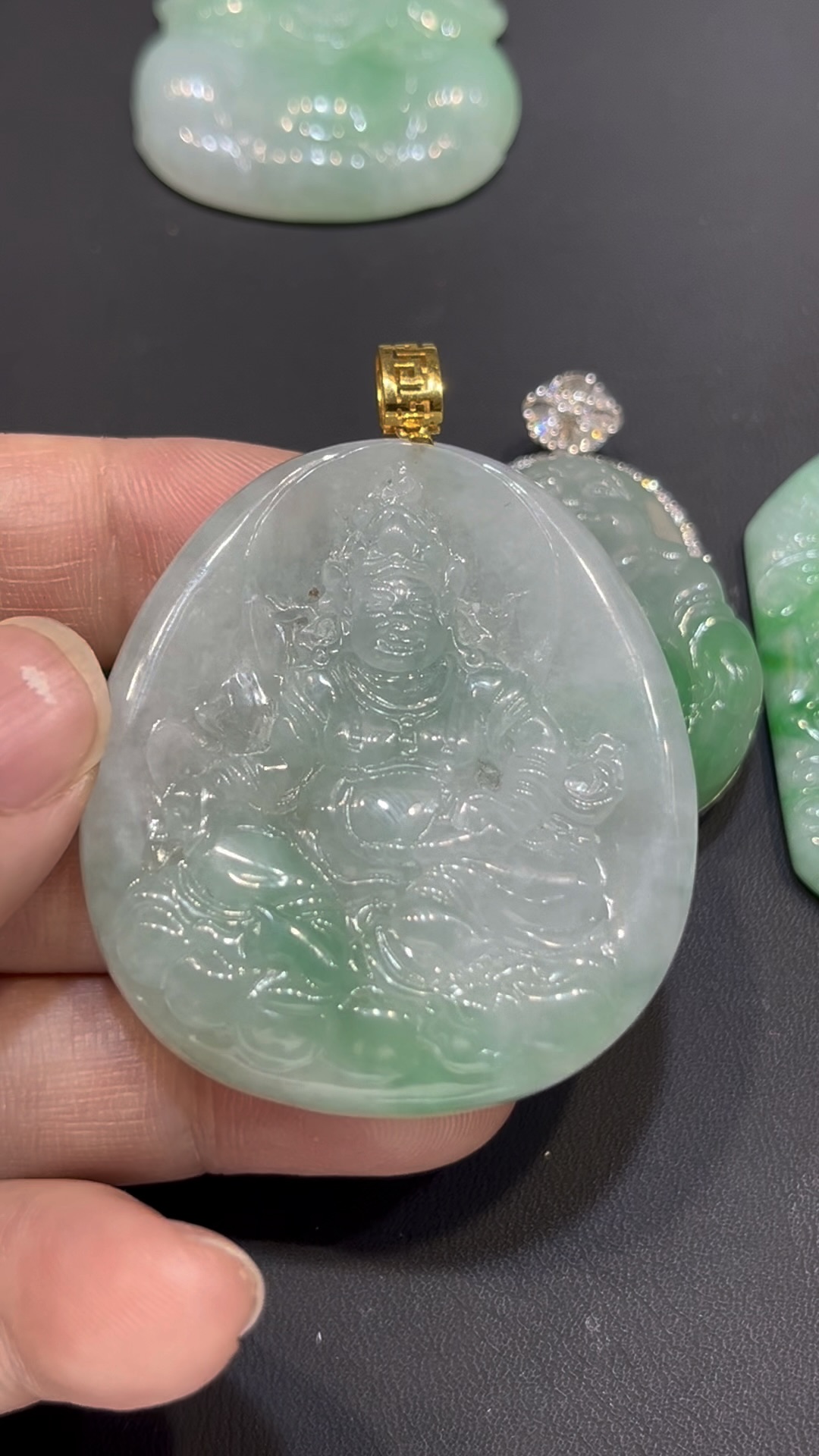 翡翠黃財神吊墜|招財進寶 × 18K黃金扣鑲嵌 × 守護財運 × 吉祥精品推薦|翡翠推薦 #780 2 翡翠黃財神吊墜|招財進寶 × 18K黃金扣鑲嵌 × 守護財運 × 吉祥精品推薦|翡翠推薦 #780 - Image 2