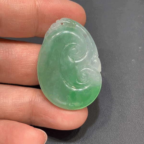 翡翠如意吊墜｜芙蓉種 × 淺綠色澤 × 種地細膩 × 吉祥如意典藏｜翡翠推薦 #785