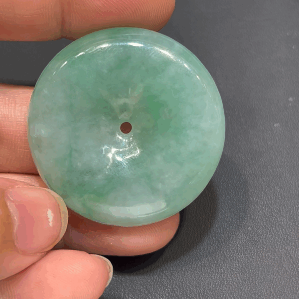 翡翠大平安扣｜淺綠色澤 × 圓潤飽滿造型 × 經典守護寓意 × 翡翠推薦 #786