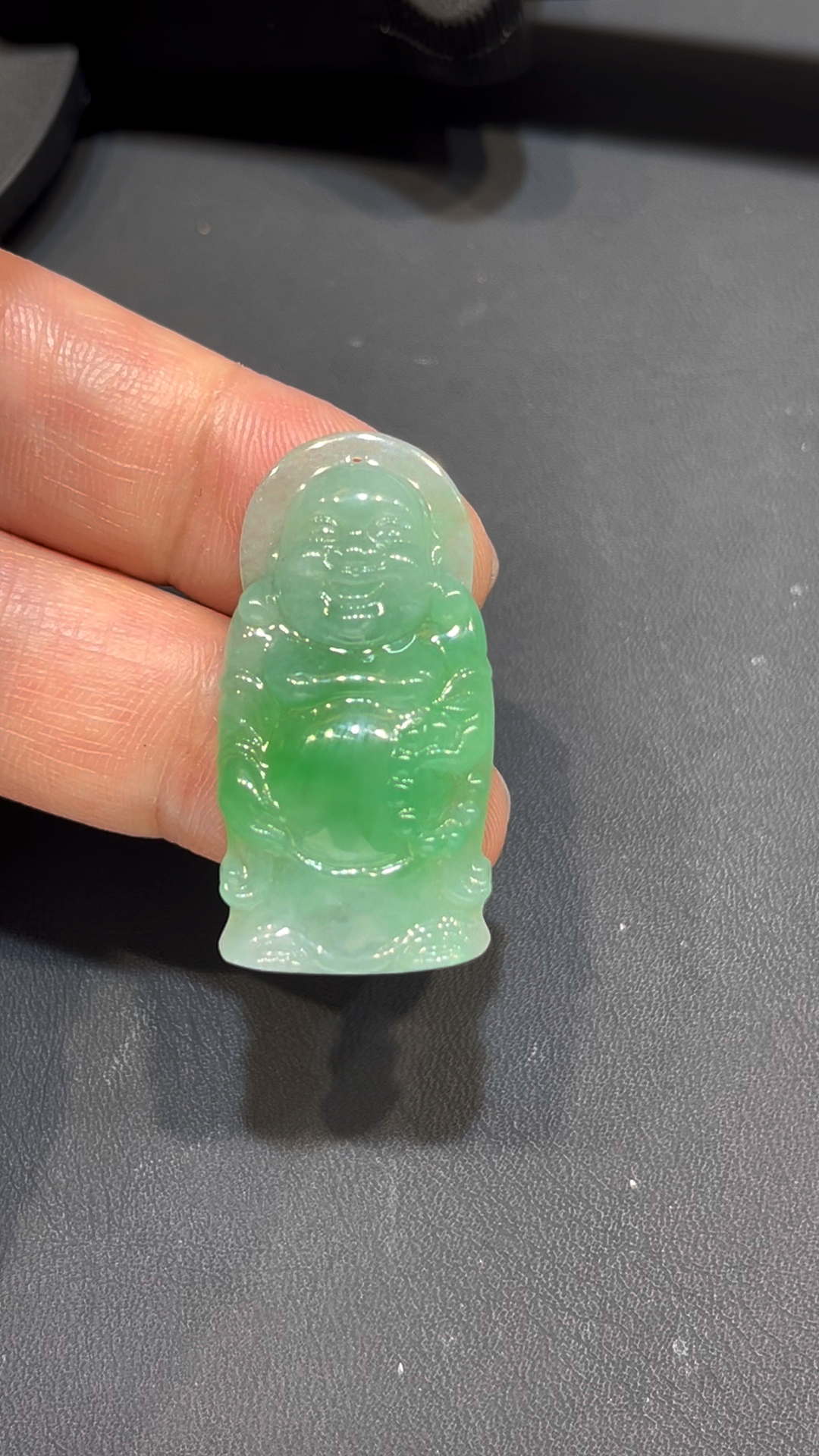 翡翠站佛吊墜|冰透玉料 × 小巧精緻 × 色澤清亮 × 堅定守護寓意|翡翠推薦 #789 1 翡翠站佛吊墜|冰透玉料 × 小巧精緻 × 色澤清亮 × 堅定守護寓意|翡翠推薦 #789