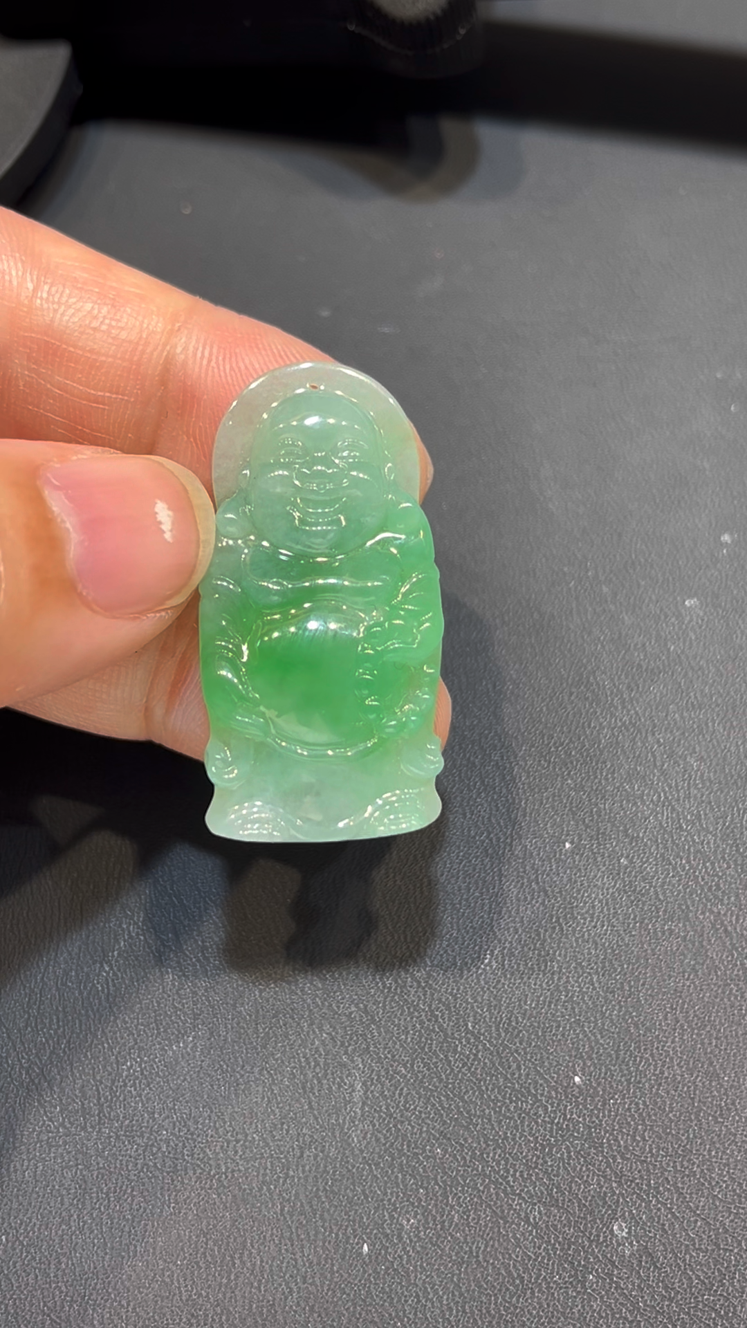 翡翠站佛吊墜|冰透玉料 × 小巧精緻 × 色澤清亮 × 堅定守護寓意|翡翠推薦 #789 2 翡翠站佛吊墜|冰透玉料 × 小巧精緻 × 色澤清亮 × 堅定守護寓意|翡翠推薦 #789 - Image 2