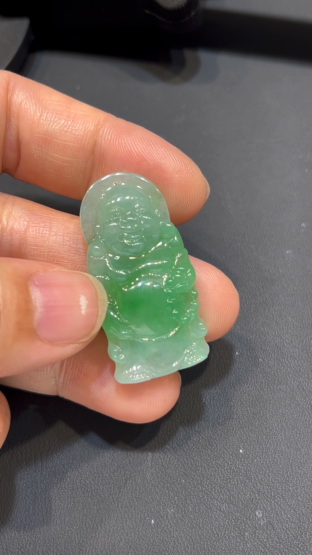 翡翠站佛吊墜|冰透玉料 × 小巧精緻 × 色澤清亮 × 堅定守護寓意|翡翠推薦 #789 3 翡翠站佛吊墜|冰透玉料 × 小巧精緻 × 色澤清亮 × 堅定守護寓意|翡翠推薦 #789 - Image 3