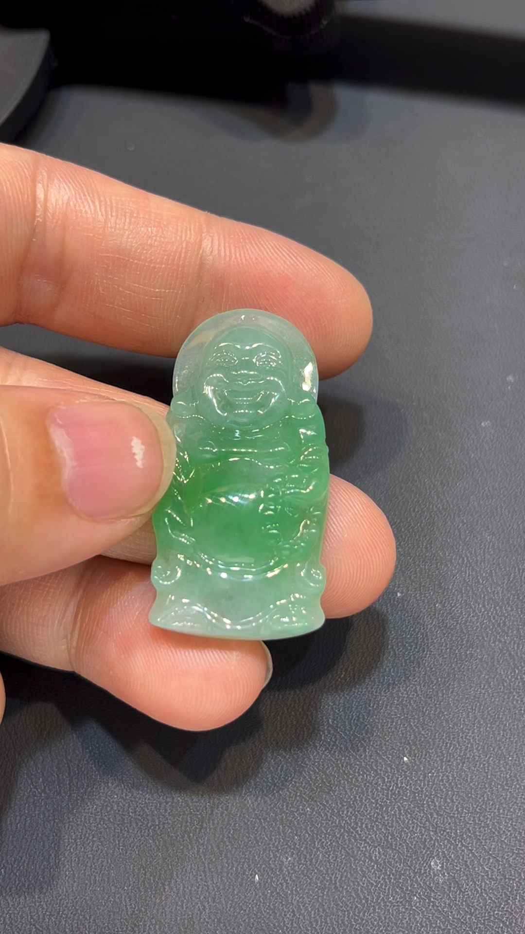 翡翠站佛吊墜|冰透玉料 × 小巧精緻 × 色澤清亮 × 堅定守護寓意|翡翠推薦 #789 4 翡翠站佛吊墜|冰透玉料 × 小巧精緻 × 色澤清亮 × 堅定守護寓意|翡翠推薦 #789 - Image 4