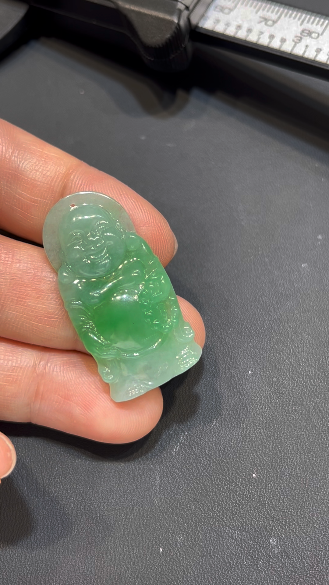 翡翠站佛吊墜|冰透玉料 × 小巧精緻 × 色澤清亮 × 堅定守護寓意|翡翠推薦 #789 9 翡翠站佛吊墜|冰透玉料 × 小巧精緻 × 色澤清亮 × 堅定守護寓意|翡翠推薦 #789 - Image 9