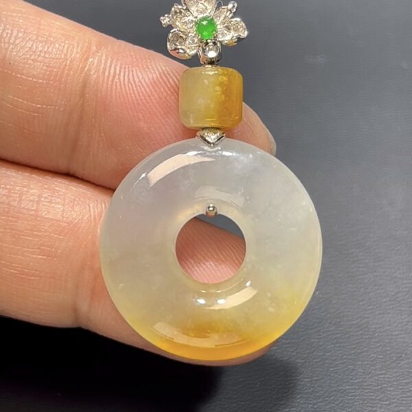 翡翠平安環吊墜｜淺黃翡翠 × 18K白金鑲嵌 × 別致設計 × 平安圓滿推薦 #812