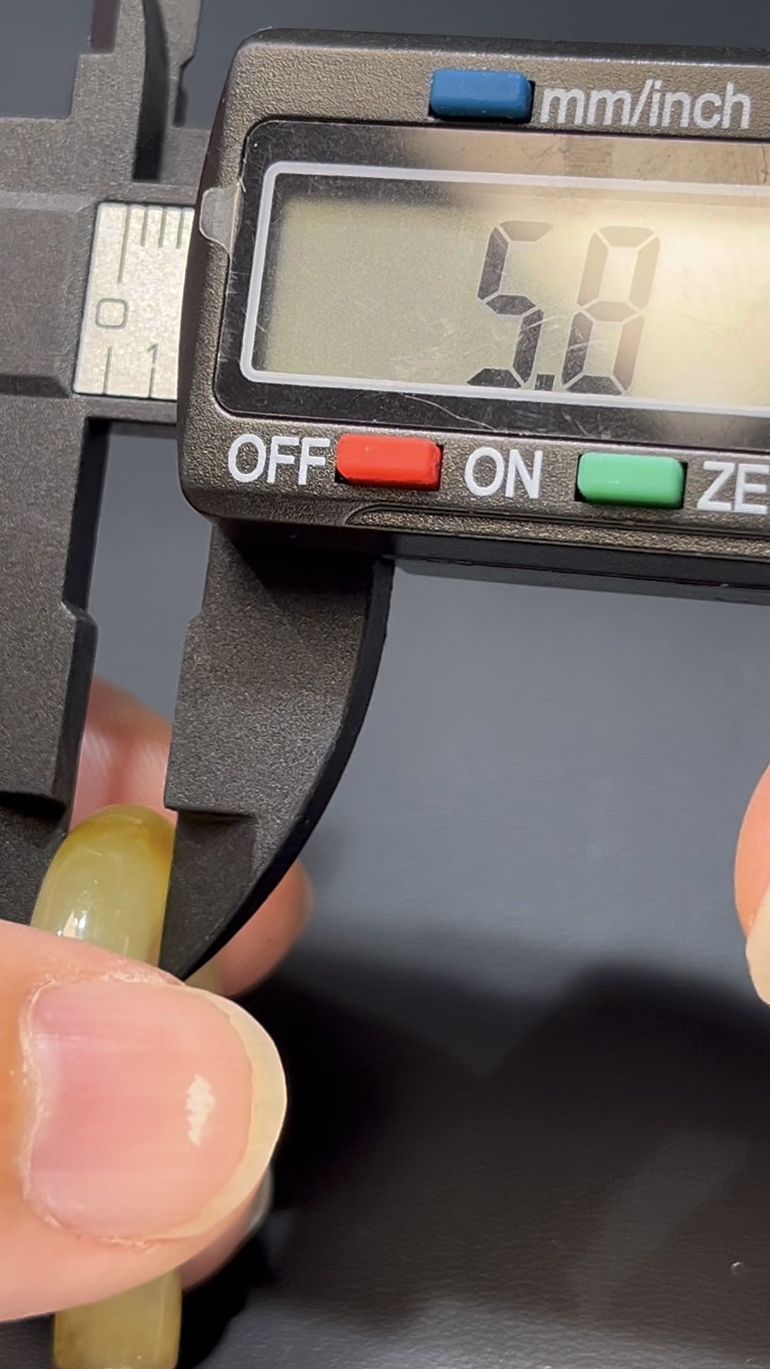 翡翠平安環吊墜|淺黃翡翠 × 18K白金鑲嵌 × 別致設計 × 平安圓滿推薦 #812 9 翡翠平安環吊墜|淺黃翡翠 × 18K白金鑲嵌 × 別致設計 × 平安圓滿推薦 #812 - Image 9