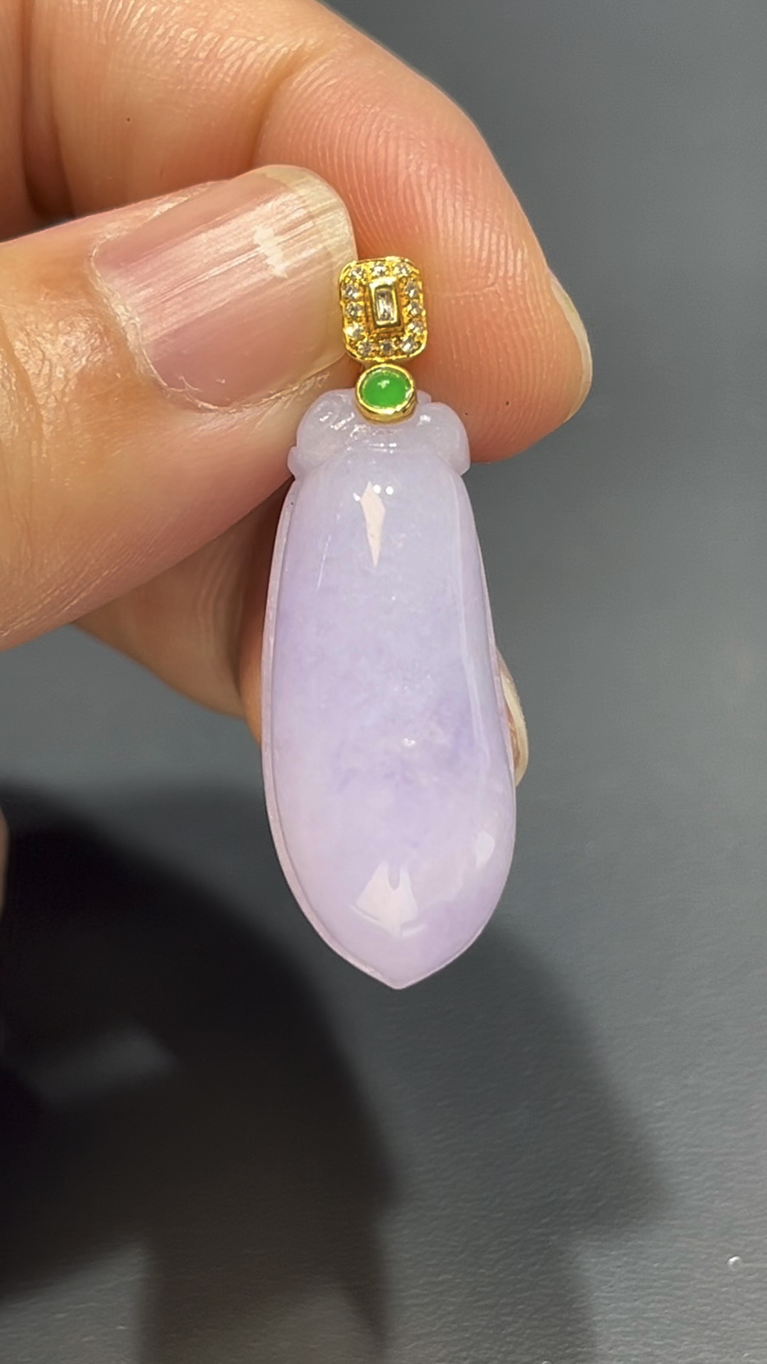 翡翠福瓜吊墜|紫羅蘭翡翠 × 18K黃金鑲嵌 × 福氣隨身 × 高雅精品推薦 #814 2 翡翠福瓜吊墜|紫羅蘭翡翠 × 18K黃金鑲嵌 × 福氣隨身 × 高雅精品推薦 #814 - Image 2