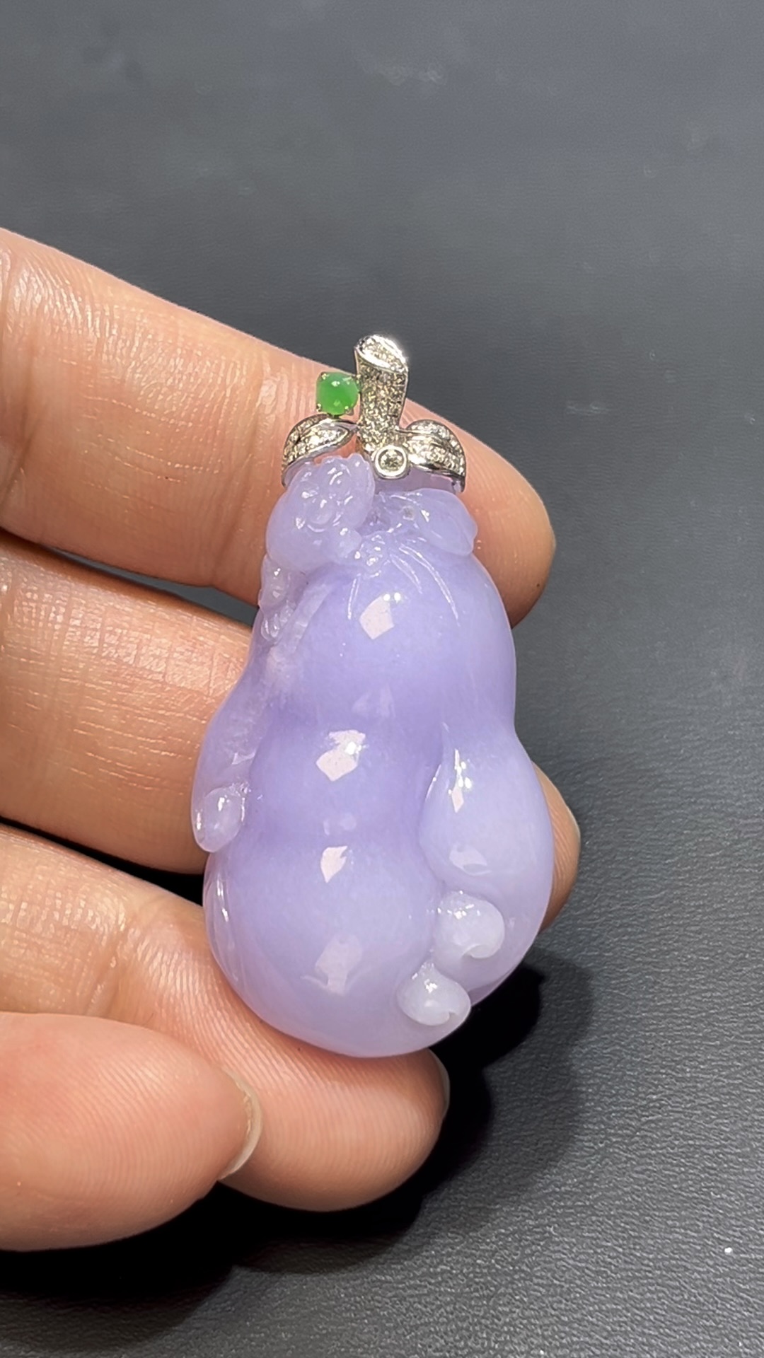 翡翠福瓜吊墜|紫色翡翠 × 三足蟾 × 枝頭造型 × 18K白金鑲嵌 × 福氣財運精品推薦 #816 2 翡翠福瓜吊墜|紫色翡翠 × 三足蟾 × 枝頭造型 × 18K白金鑲嵌 × 福氣財運精品推薦 #816 - Image 2