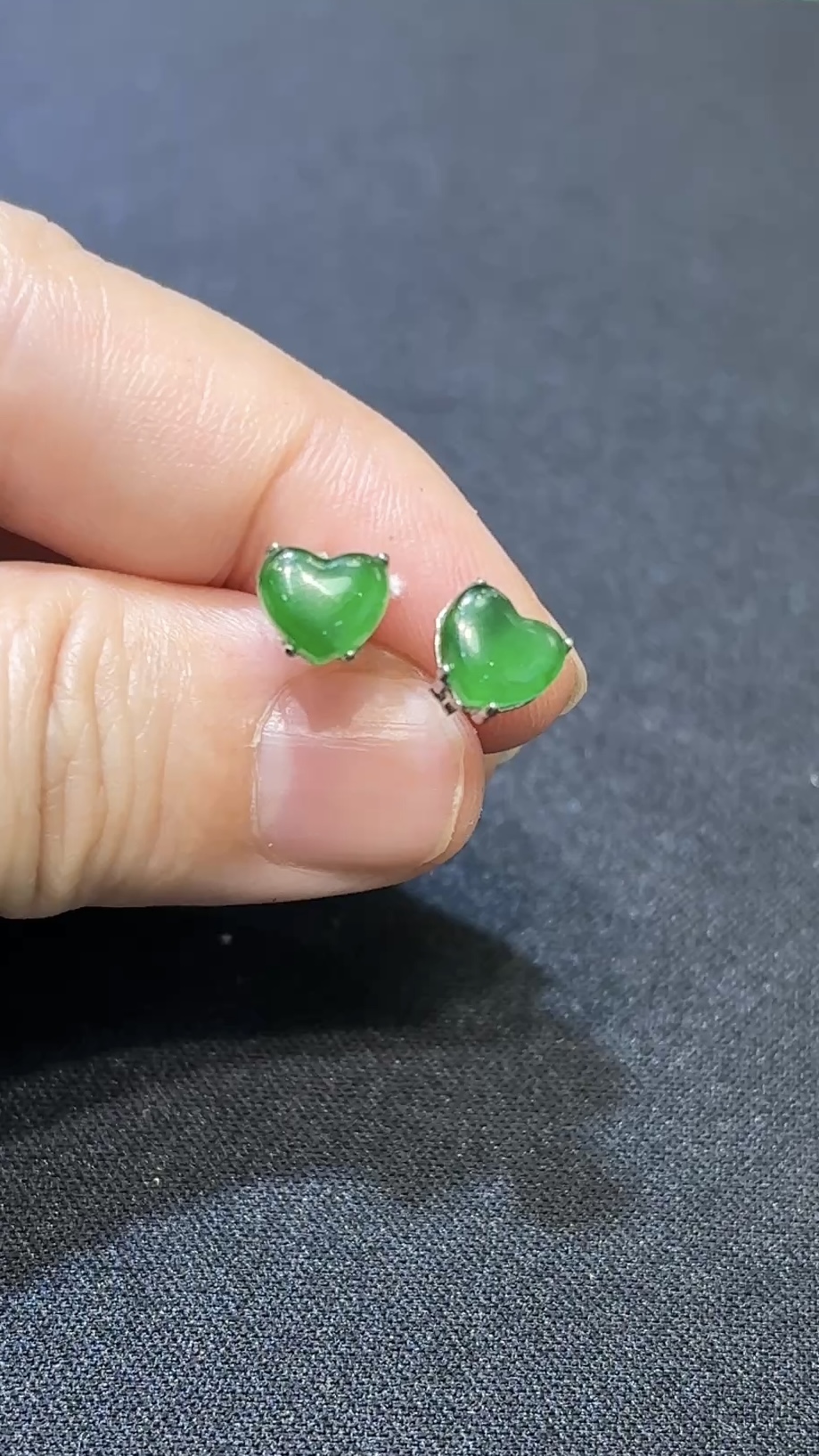 翡翠心形耳環|高綠危地馬拉翡翠 × 925銀托 × 簡約設計 × 氣質推薦 #48448 1 翡翠心形耳環|高綠危地馬拉翡翠 × 925銀托 × 簡約設計 × 氣質推薦 #48448