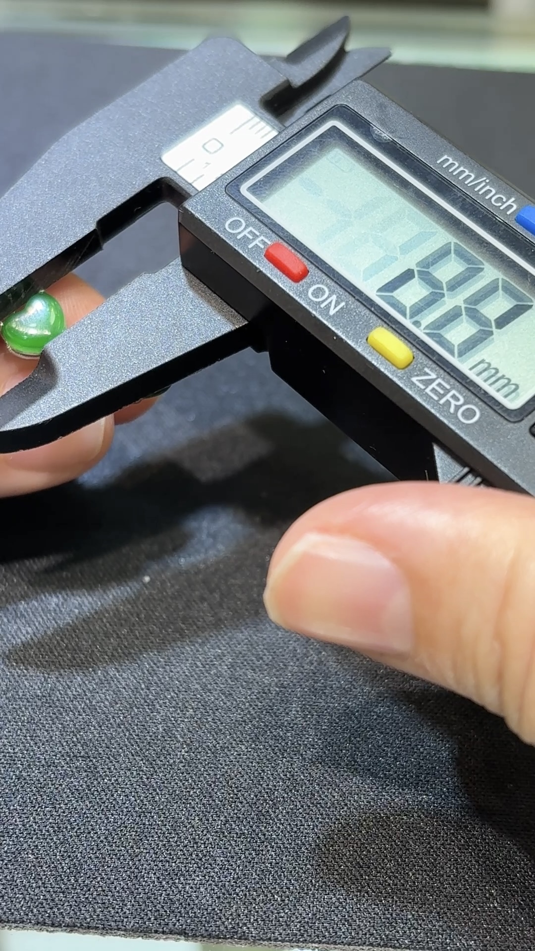 翡翠心形耳環|高綠危地馬拉翡翠 × 925銀托 × 簡約設計 × 氣質推薦 #48448 6 翡翠心形耳環|高綠危地馬拉翡翠 × 925銀托 × 簡約設計 × 氣質推薦 #48448 - Image 6