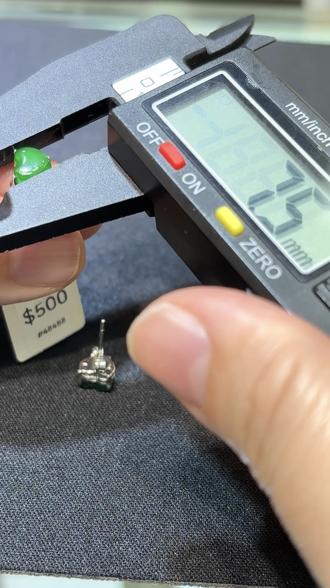 翡翠心形耳環|高綠危地馬拉翡翠 × 925銀托 × 簡約設計 × 氣質推薦 #48448 7 翡翠心形耳環|高綠危地馬拉翡翠 × 925銀托 × 簡約設計 × 氣質推薦 #48448 - Image 7