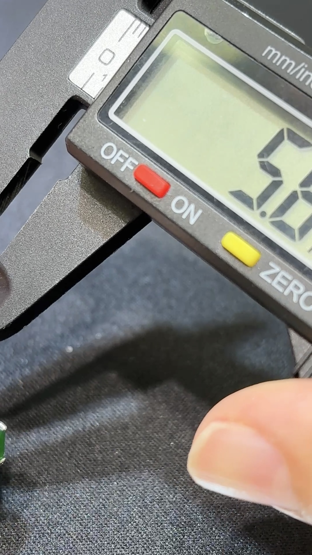 翡翠無事牌耳環|高綠危地馬拉翡翠 × 925銀托 × 水晶圍邊 × 平安守護推薦 #48496 8 翡翠無事牌耳環|高綠危地馬拉翡翠 × 925銀托 × 水晶圍邊 × 平安守護推薦 #48496 - Image 8