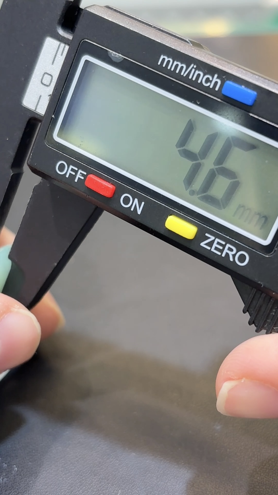 翡翠平安扣吊墜|淺綠翡翠 × 18K白金鑽石 × 簡約鑲嵌 × 日常守護推薦 GL176694 10 翡翠平安扣吊墜|淺綠翡翠 × 18K白金鑽石 × 簡約鑲嵌 × 日常守護推薦 GL176694 - Image 10