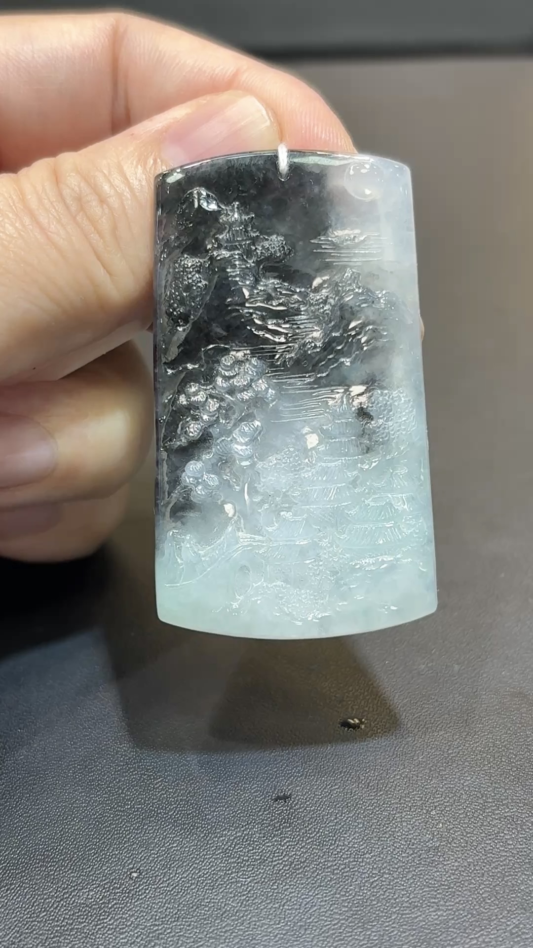 翡翠山水牌吊墜|烏雞種翡翠 × 潑墨山水意境 × 藝術收藏推薦 GL174234 1 翡翠山水牌吊墜|烏雞種翡翠 × 潑墨山水意境 × 藝術收藏推薦 GL174234