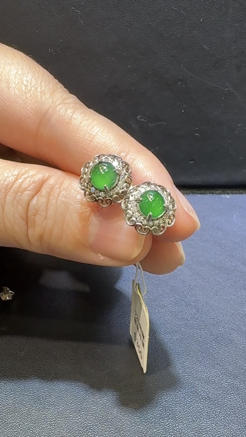 翡翠高綠蛋面耳環|危地馬拉翡翠 × 蕾絲銀托 × 復古氣質推薦 #48504 6 翡翠高綠蛋面耳環|危地馬拉翡翠 × 蕾絲銀托 × 復古氣質推薦 #48504 - Image 6