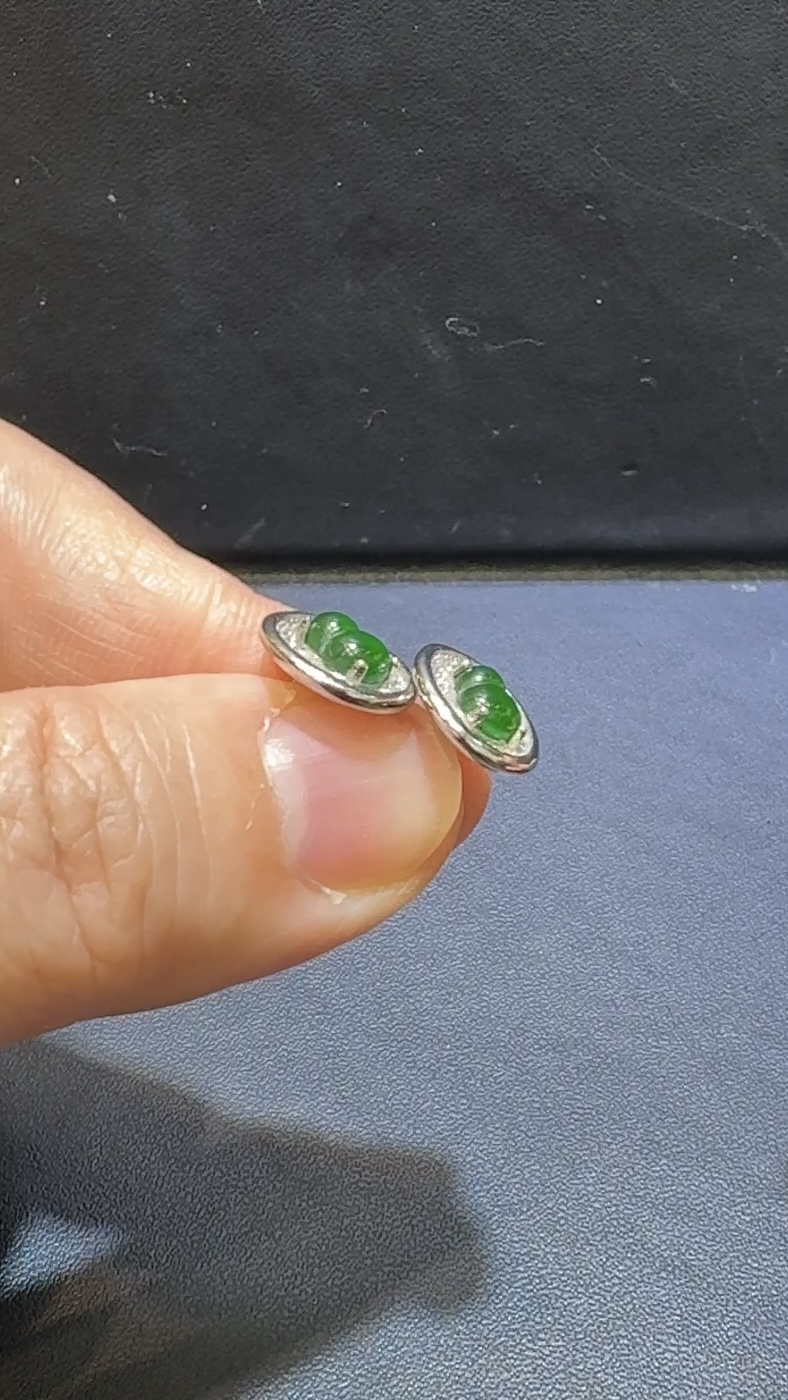 翡翠葫蘆耳環|高綠危地馬拉翡翠 × 銀托碗形設計 × 水晶點綴 × 福氣時尚推薦 #48503 7 翡翠葫蘆耳環|高綠危地馬拉翡翠 × 銀托碗形設計 × 水晶點綴 × 福氣時尚推薦 #48503 - Image 7