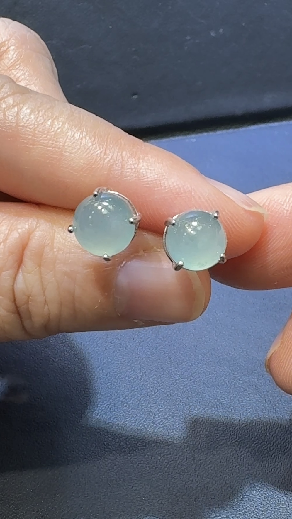 翡翠蛋面耳環|淺藍危地馬拉翡翠 × 925銀托 × 簡約設計 × 種水佳推薦 #48501 8 翡翠蛋面耳環|淺藍危地馬拉翡翠 × 925銀托 × 簡約設計 × 種水佳推薦 #48501 - Image 8