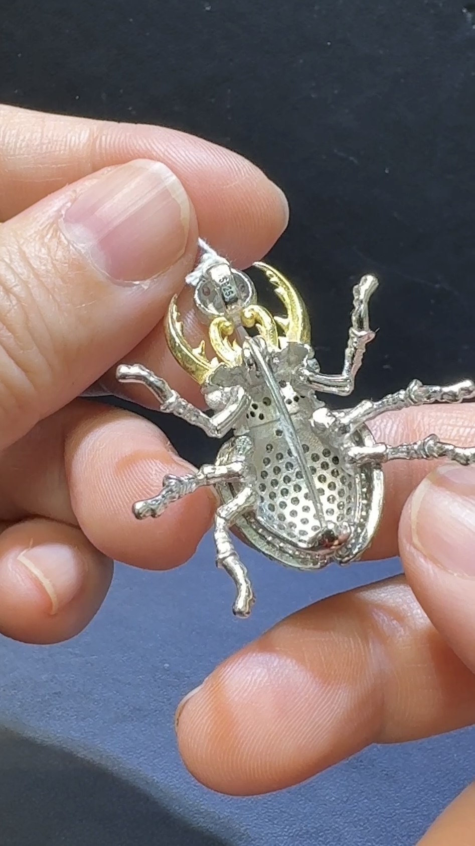 翡翠胸針吊墜|危地馬拉翡翠蛋面 × 甲蟲造型 × 高色種水佳 × 水晶點綴 × 二用款推薦 #48459 5 翡翠胸針吊墜|危地馬拉翡翠蛋面 × 甲蟲造型 × 高色種水佳 × 水晶點綴 × 二用款推薦 #48459 - Image 5