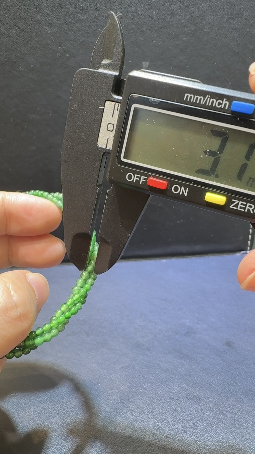 翡翠手串|危地馬拉翡翠 × 高色小米珠 × 麻花造型 × 創意特色推薦 #48806 8 翡翠手串|危地馬拉翡翠 × 高色小米珠 × 麻花造型 × 創意特色推薦 #48806 - Image 8