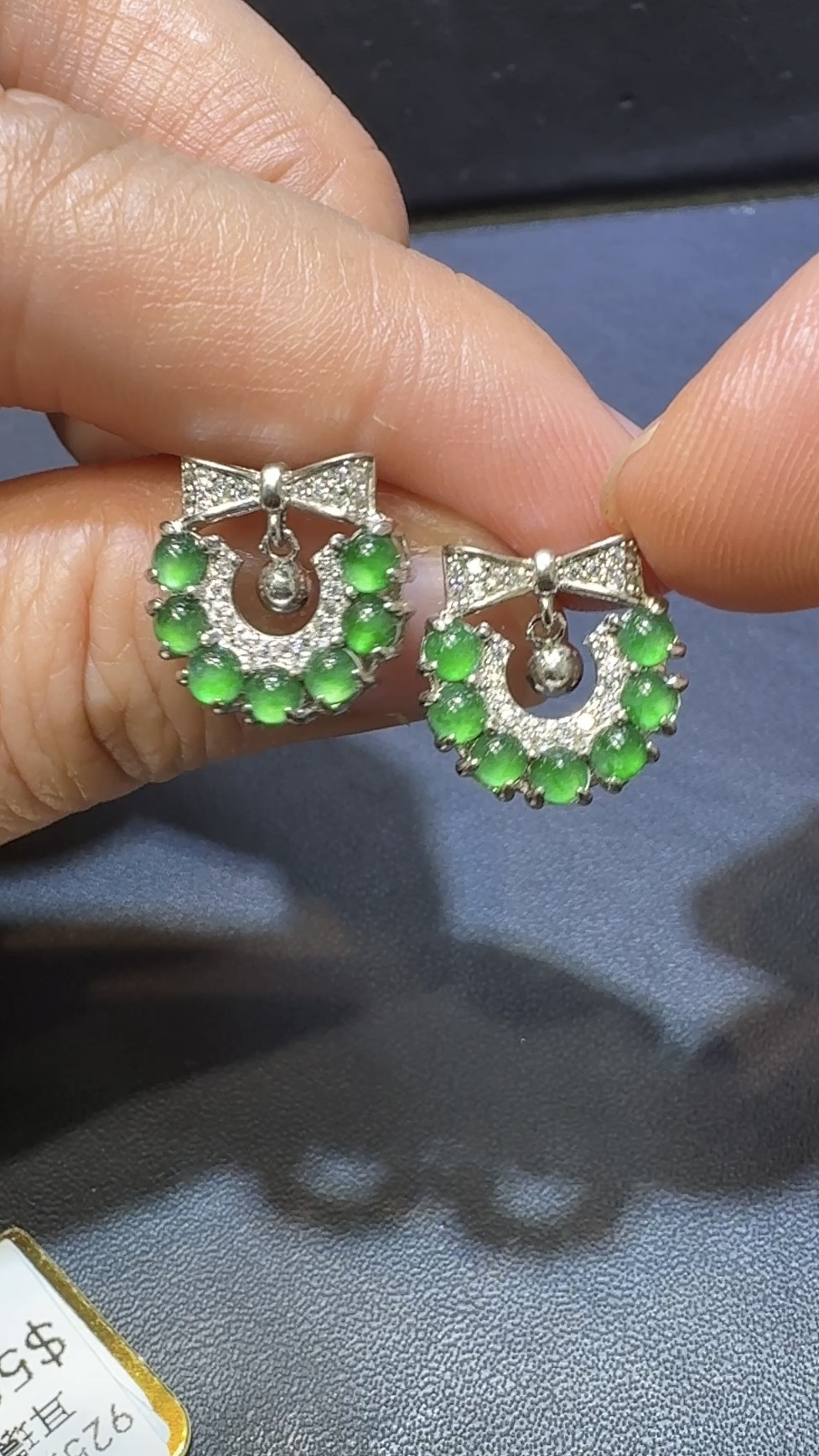 翡翠耳環|危地馬拉翡翠小蛋面 × 聖誕花造型 × 高色 × 鋯石環繞推薦 #48487 6 翡翠耳環|危地馬拉翡翠小蛋面 × 聖誕花造型 × 高色 × 鋯石環繞推薦 #48487 - Image 6