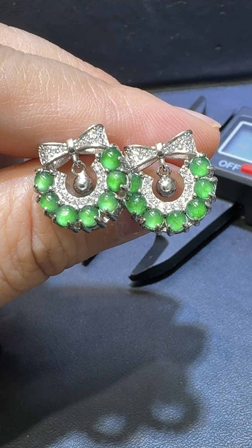 翡翠耳環|危地馬拉翡翠小蛋面 × 聖誕花造型 × 高色 × 鋯石環繞推薦 #48487 8 翡翠耳環|危地馬拉翡翠小蛋面 × 聖誕花造型 × 高色 × 鋯石環繞推薦 #48487 - Image 8