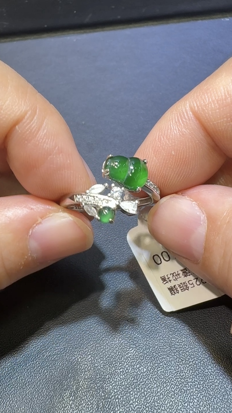 翡翠葫蘆戒指|危地馬拉翡翠 × 高色 × 開口設計 × 葫蘆蛋面組合推薦 2 翡翠葫蘆戒指|危地馬拉翡翠 × 高色 × 開口設計 × 葫蘆蛋面組合推薦 - Image 2