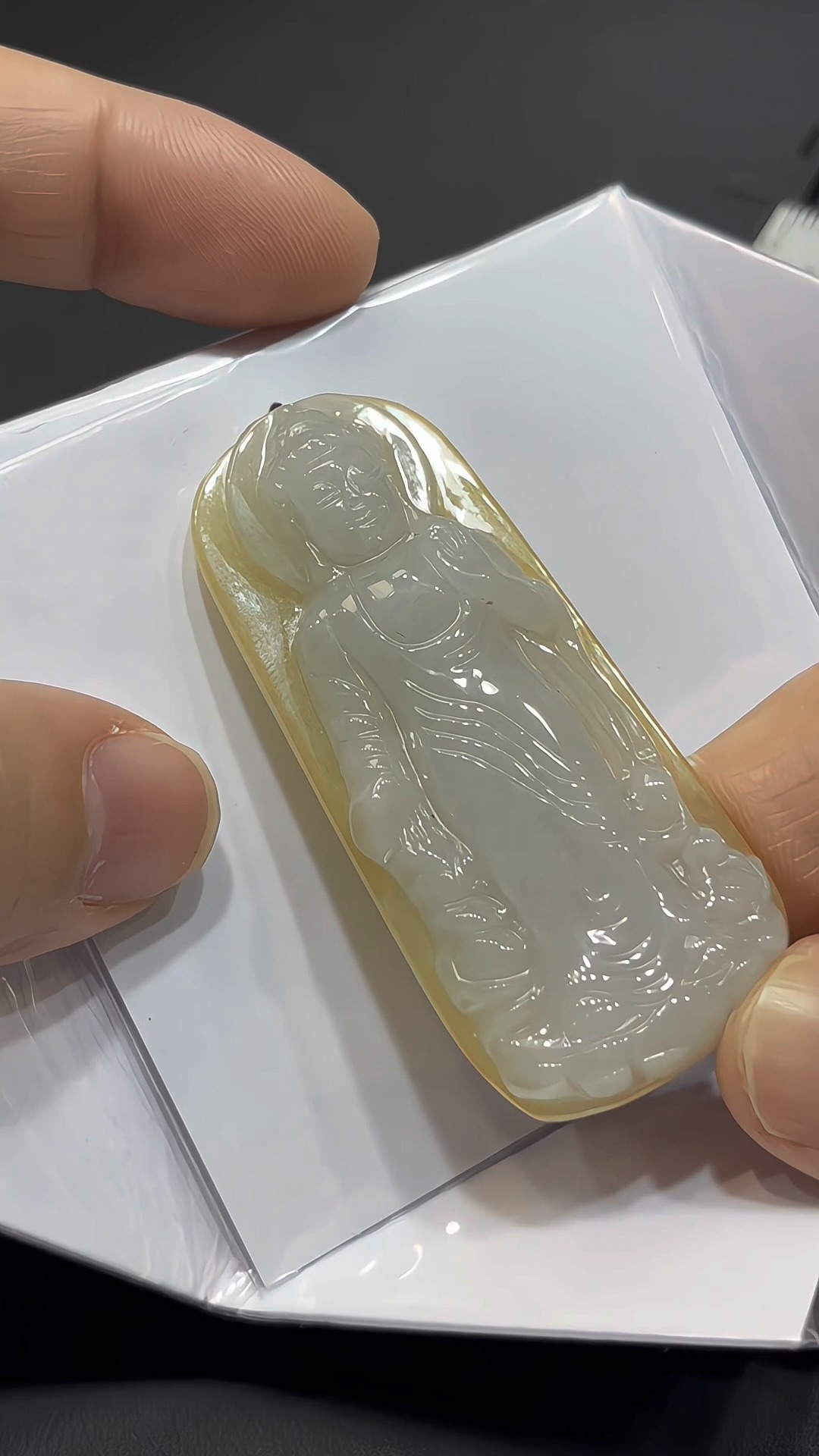 翡翠大日如來吊墜|緬甸翡翠 × 白玉正面 × 黃翡皮背部 × 莊嚴吉祥推薦 #823 4 翡翠大日如來吊墜|緬甸翡翠 × 白玉正面 × 黃翡皮背部 × 莊嚴吉祥推薦 #823 - Image 4