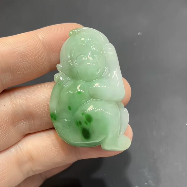 翡翠雕刻｜翡翠小猴子 × 陽綠色點綴 × 機靈寓意推薦 #824