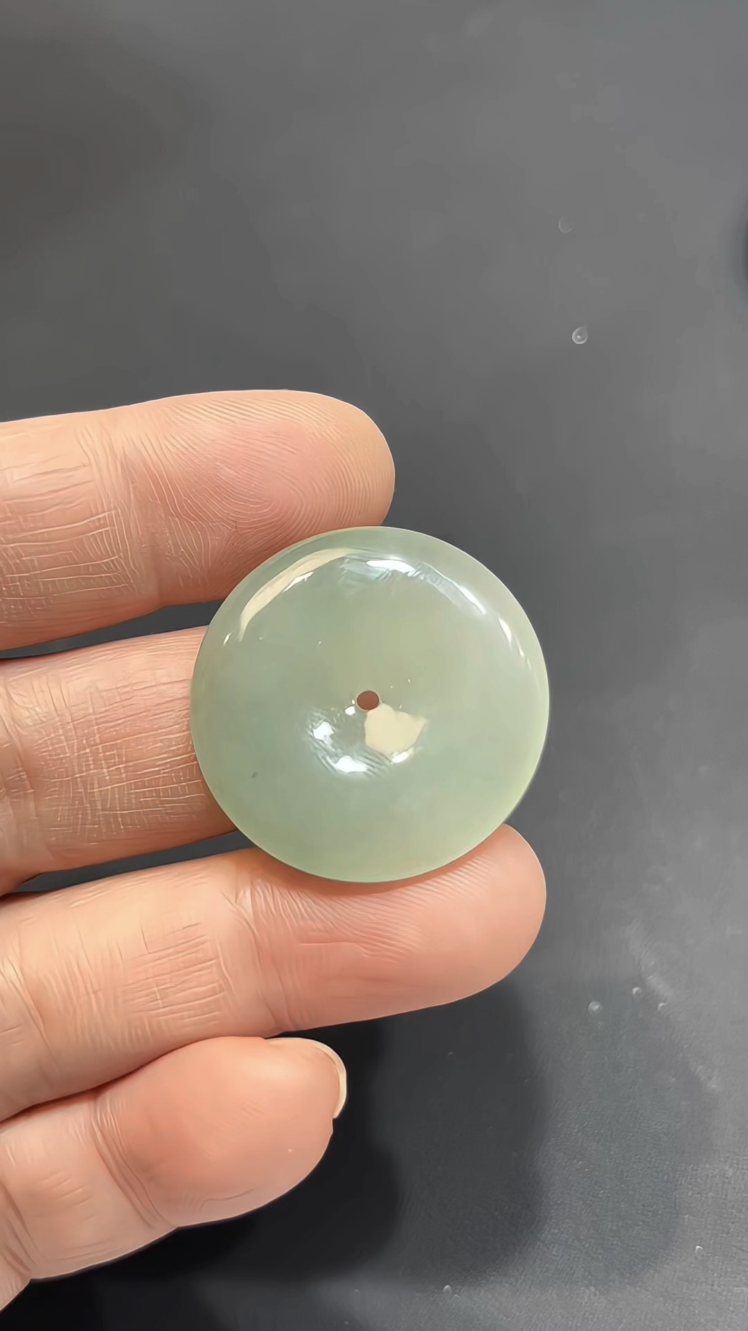 翡翠平安扣|緬甸翡翠 × 小件 × 淺綠色 × 種好細膩推薦 #827 4 翡翠平安扣|緬甸翡翠 × 小件 × 淺綠色 × 種好細膩推薦 #827 - Image 4