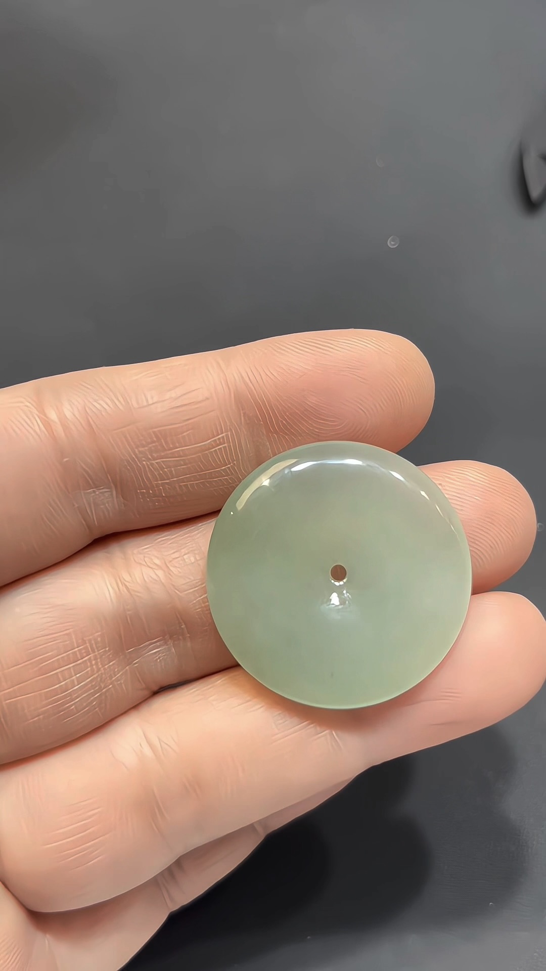 翡翠平安扣|緬甸翡翠 × 小件 × 淺綠色 × 種好細膩推薦 #827 5 翡翠平安扣|緬甸翡翠 × 小件 × 淺綠色 × 種好細膩推薦 #827 - Image 5