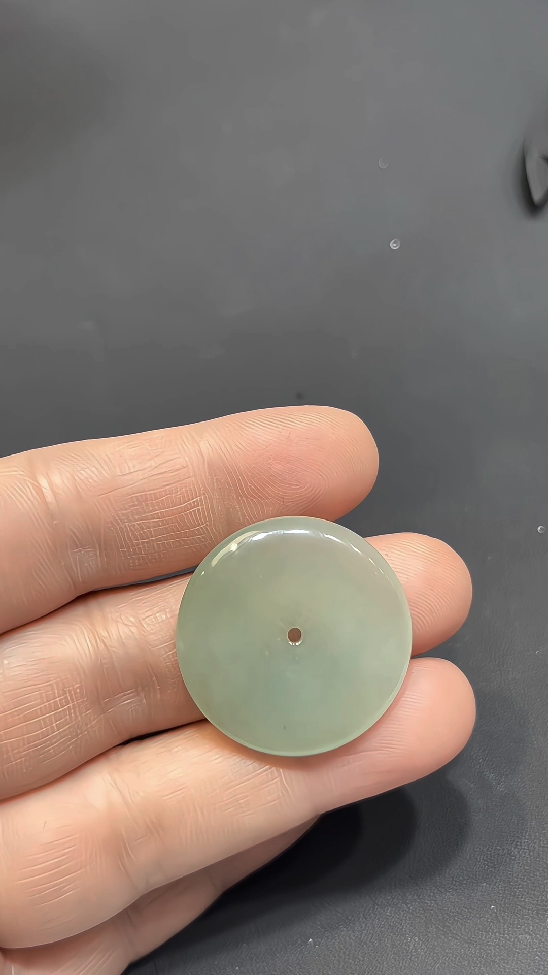 翡翠平安扣|緬甸翡翠 × 小件 × 淺綠色 × 種好細膩推薦 #827 6 翡翠平安扣|緬甸翡翠 × 小件 × 淺綠色 × 種好細膩推薦 #827 - Image 6