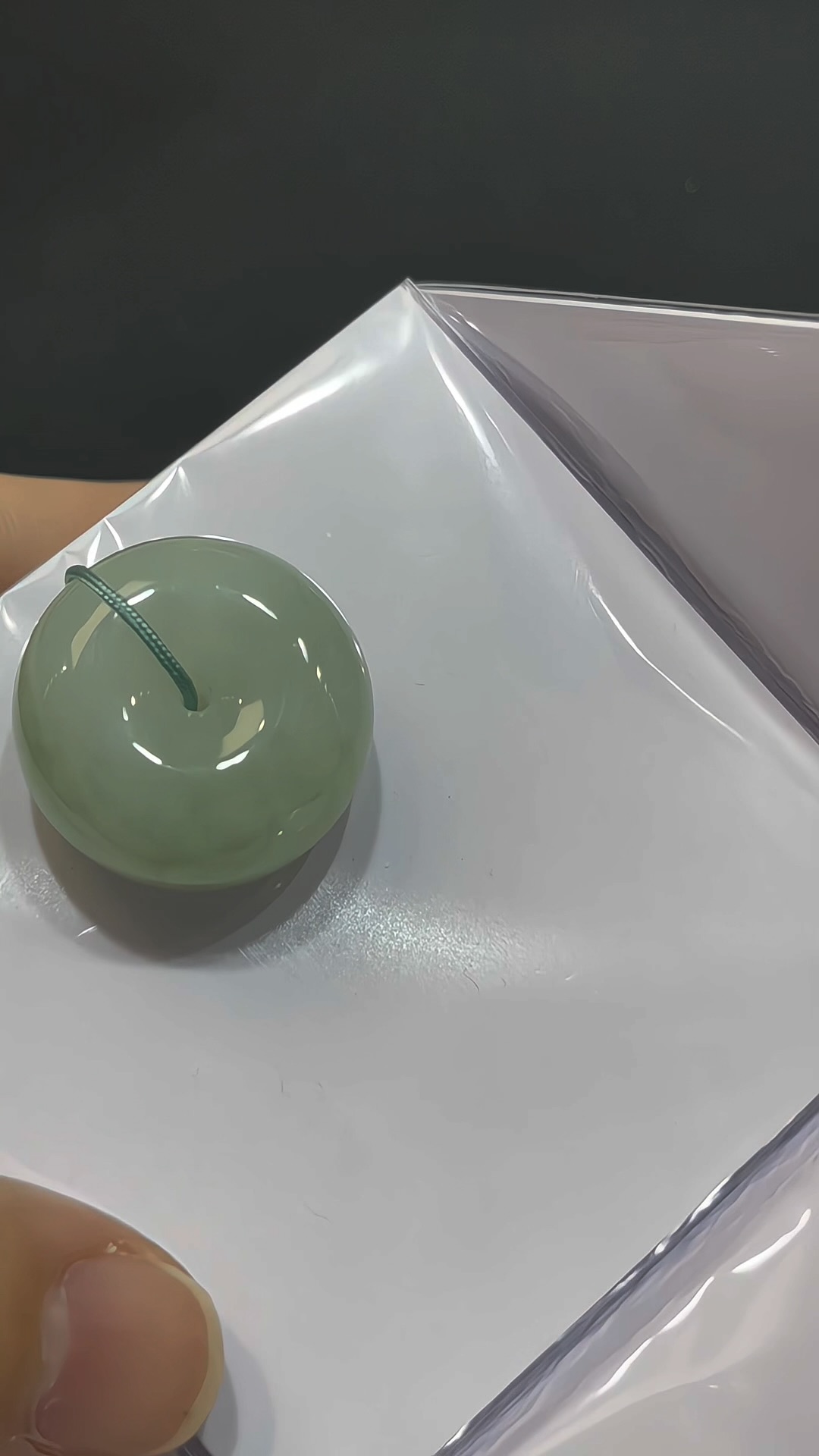 翡翠平安扣|緬甸翡翠 × 算盤子造型 × 種好細膩 × 平安財富寓意推薦 #829 4 翡翠平安扣|緬甸翡翠 × 算盤子造型 × 種好細膩 × 平安財富寓意推薦 #829 - Image 4