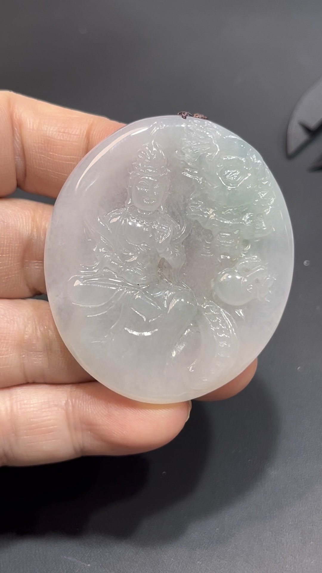 翡翠觀音吊墜|緬甸翡翠 × 側面龍紋 × 雕刻精美 × 高性價比推薦 #842 3 翡翠觀音吊墜|緬甸翡翠 × 側面龍紋 × 雕刻精美 × 高性價比推薦 #842 - Image 3