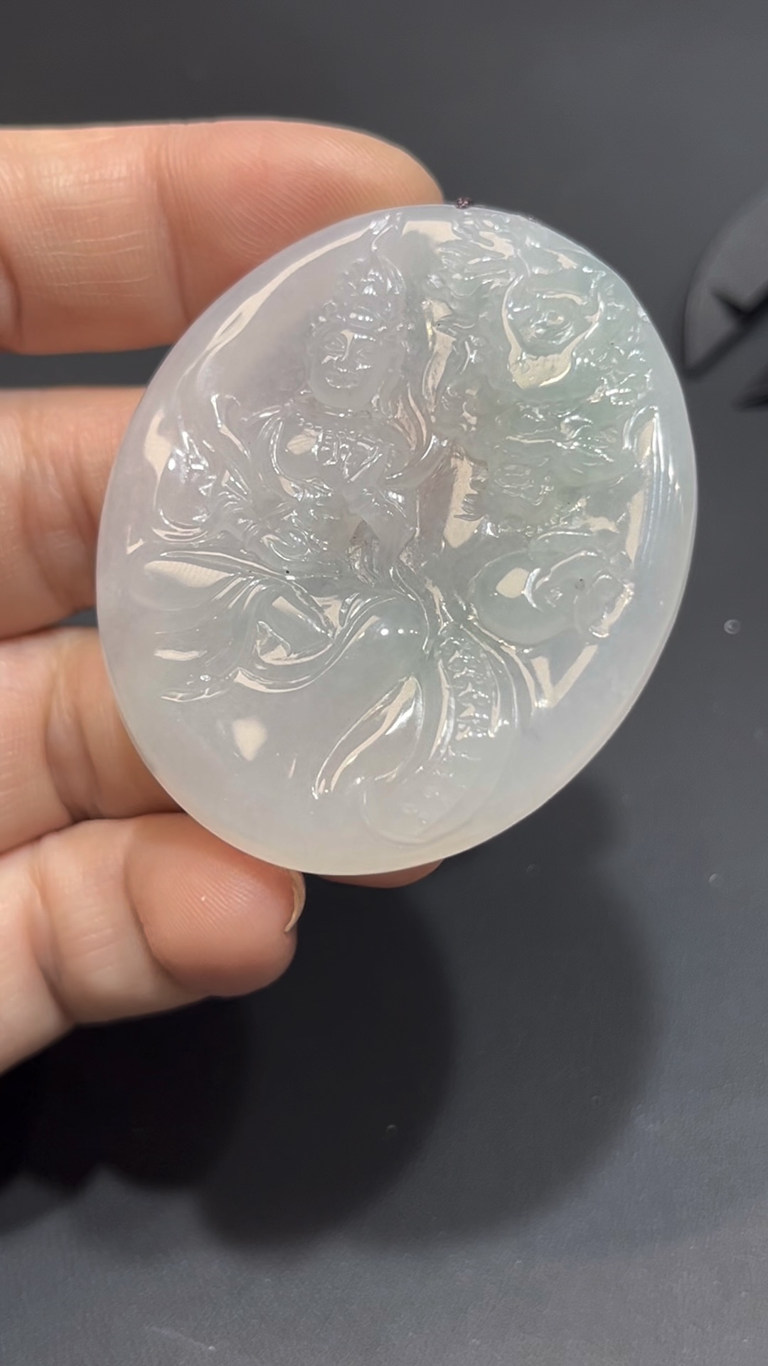 翡翠觀音吊墜|緬甸翡翠 × 側面龍紋 × 雕刻精美 × 高性價比推薦 #842 6 翡翠觀音吊墜|緬甸翡翠 × 側面龍紋 × 雕刻精美 × 高性價比推薦 #842 - Image 6