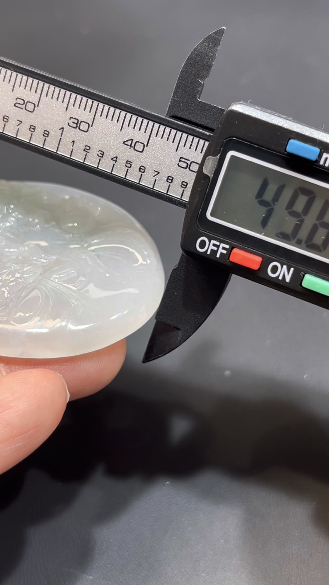 翡翠觀音吊墜|緬甸翡翠 × 側面龍紋 × 雕刻精美 × 高性價比推薦 #842 8 翡翠觀音吊墜|緬甸翡翠 × 側面龍紋 × 雕刻精美 × 高性價比推薦 #842 - Image 8